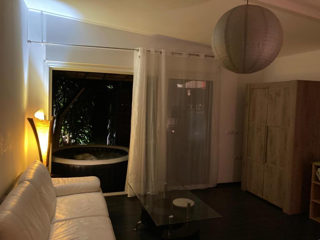 Un Jour Ailleurs Apartment Сен-Пиер Екстериор снимка