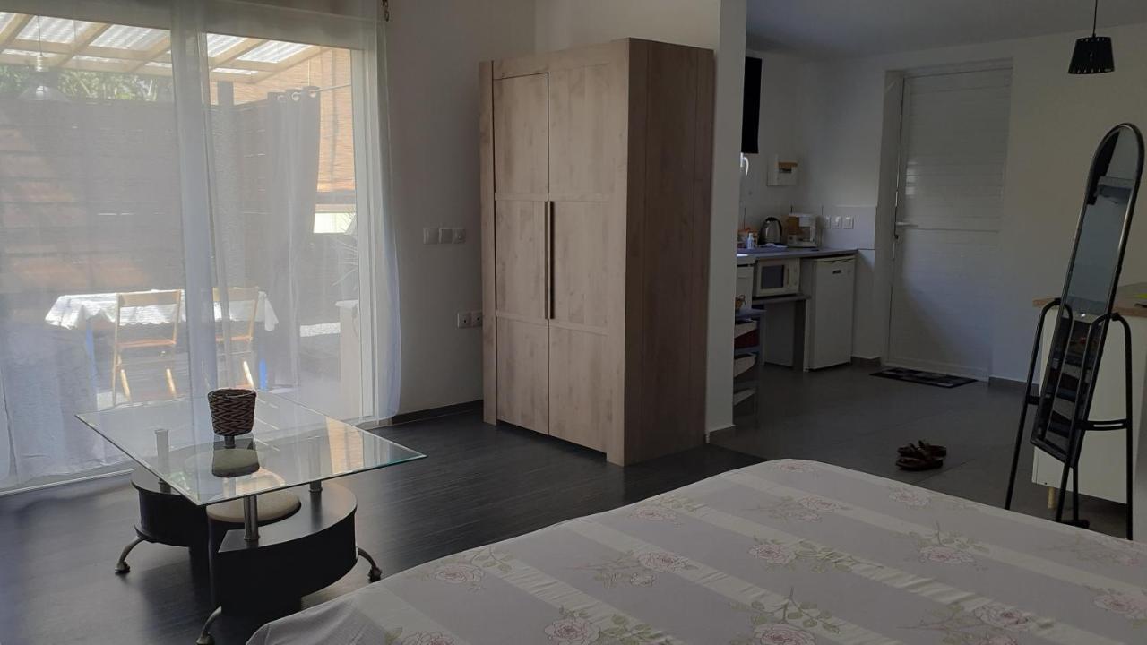 Un Jour Ailleurs Apartment Сен-Пиер Екстериор снимка