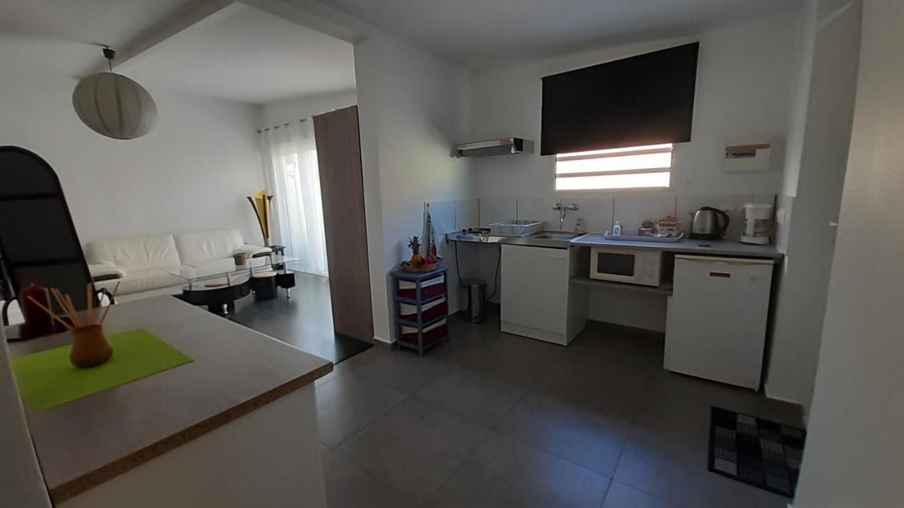 Un Jour Ailleurs Apartment Сен-Пиер Екстериор снимка